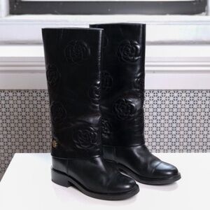 Chanel camellia boots size 39 C